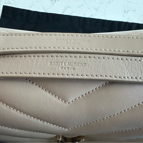 YSL Loulou Medium in Quilted Leather - Picture 8 of 15
